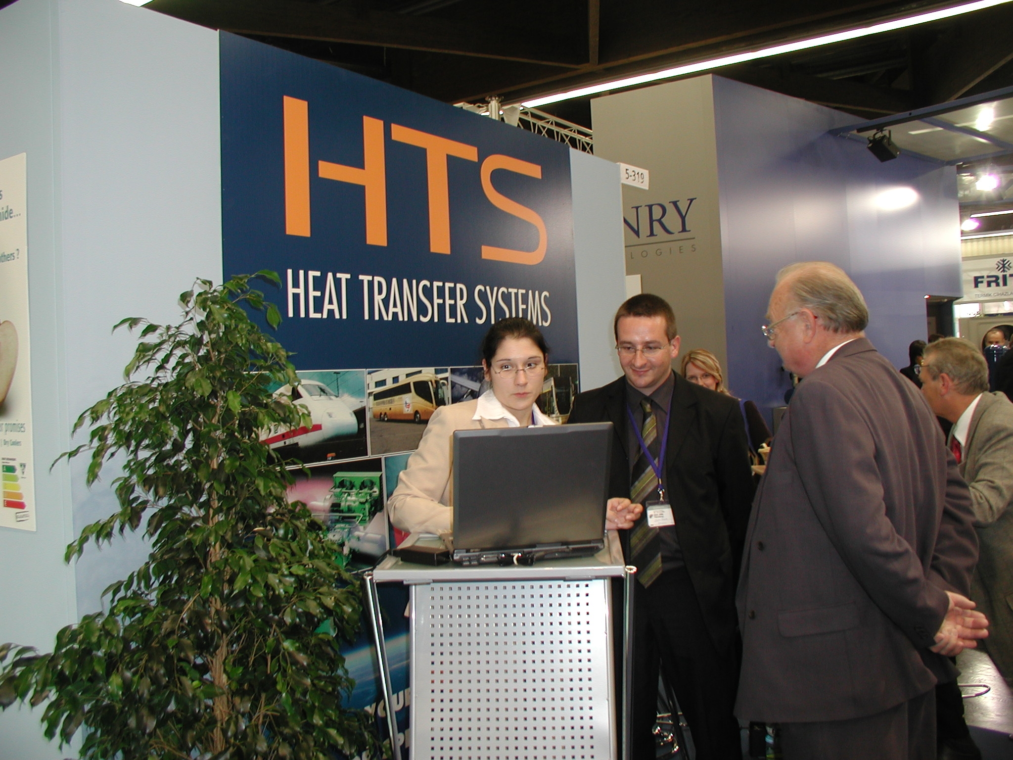 HTS STAND